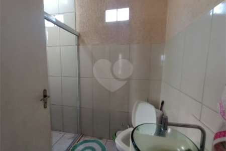 Casa à venda com 4 quartos, sendo 1 suíte, em Jardim Maricota, Itapetininga, SP