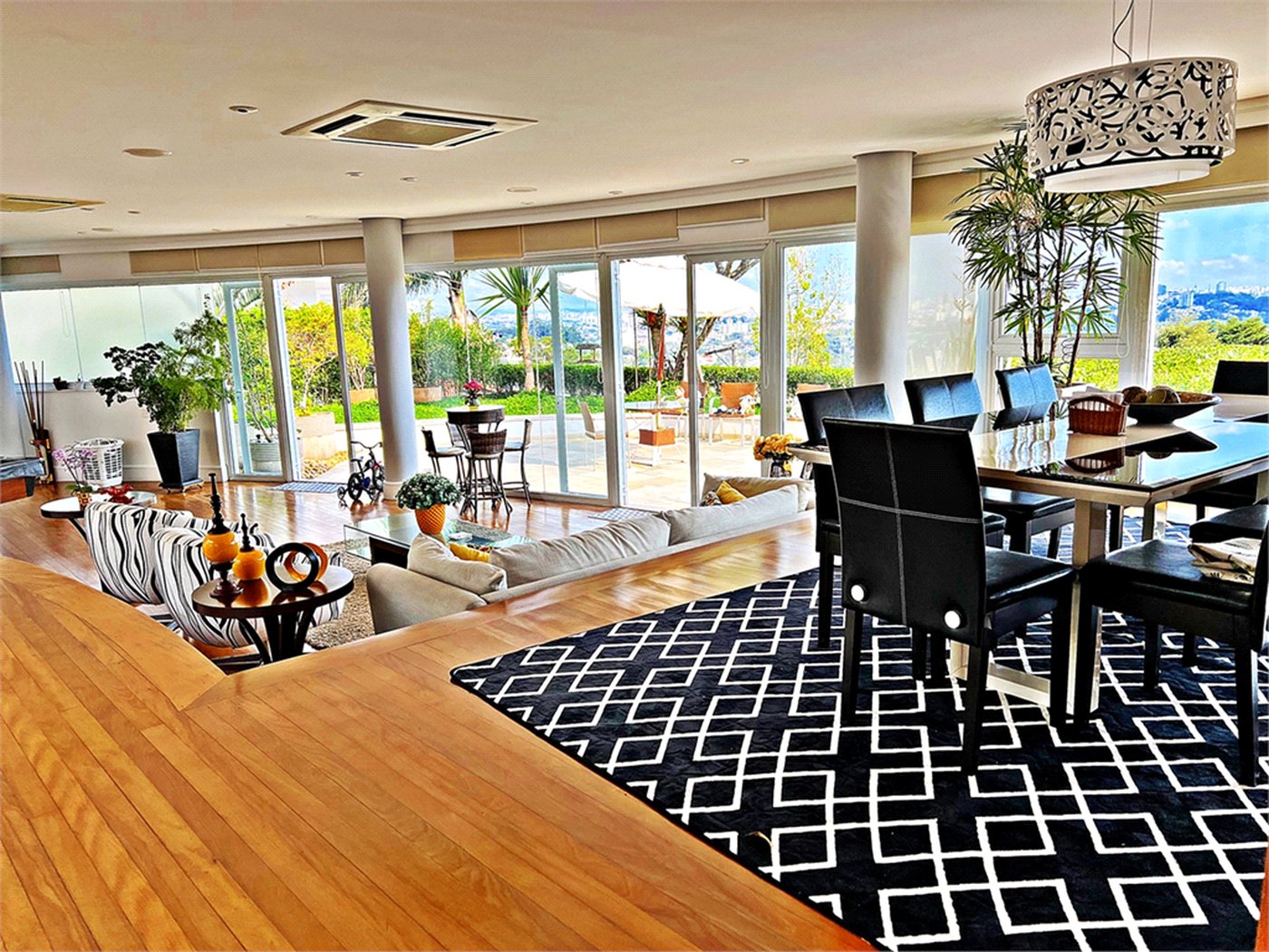 Casa à venda com 4 suítes no condomínio Residencial Jd. Ibiratiba, São Paulo - SP