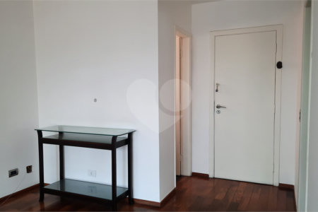 Apartamento à venda com 3 quartos, sendo 1 suíte, em Jardim Marajoara, São Paulo, SP
