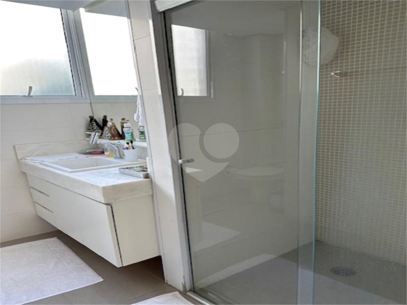 Apartamento à venda com 3 quartos, sendo 1 suíte,  em Cerqueira César, São Paulo, SP