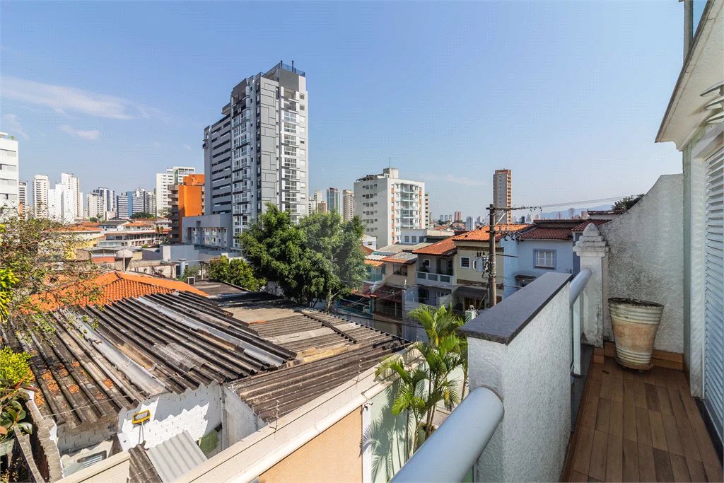 Casa à venda com 3 quartos, sendo 2 suítes,  no condomínio Sagres, São Paulo - SP