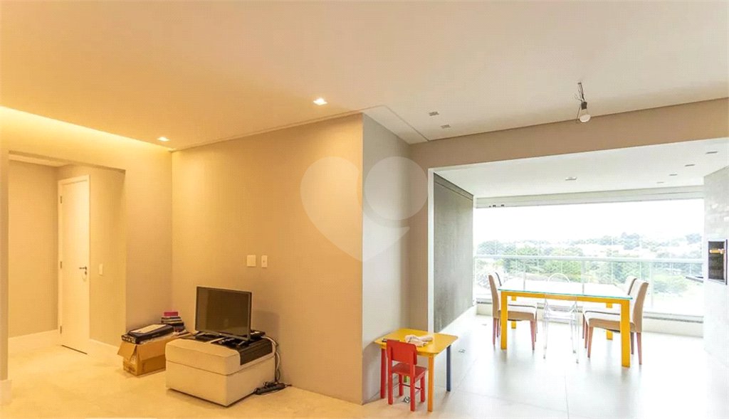 Apartamento à venda com 3 quartos, sendo 1 suíte, em Vila Anastácio, São Paulo, SP