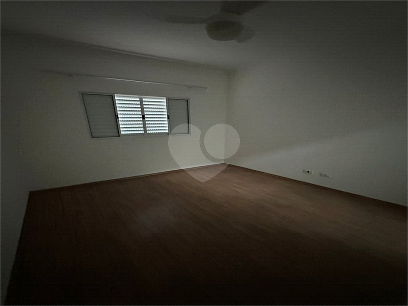 Casa à venda com 4 suítes no condomínio Golden Park Residence II, Sorocaba - SP