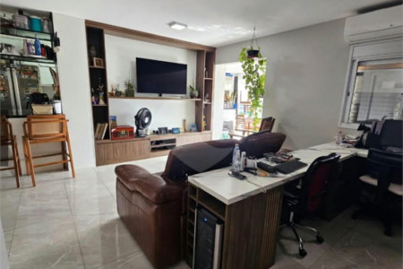 Apartamento à venda com 3 quartos, sendo 2 suítes, em Vila Anastácio, São Paulo, SP