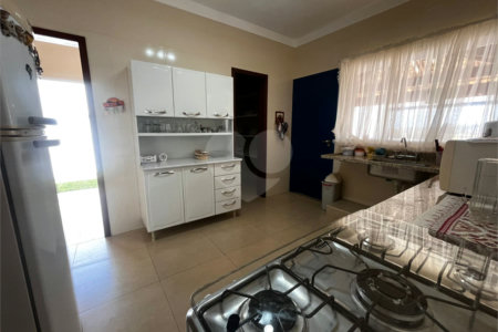 Casa à venda com 4 quartos, sendo 2 suítes,  em Vila São Gonçalo, Itapetininga, SP