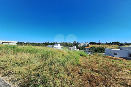 Terreno à venda com 1 suíte no condomínio Jardim Santa Maria, Vinhedo - SP