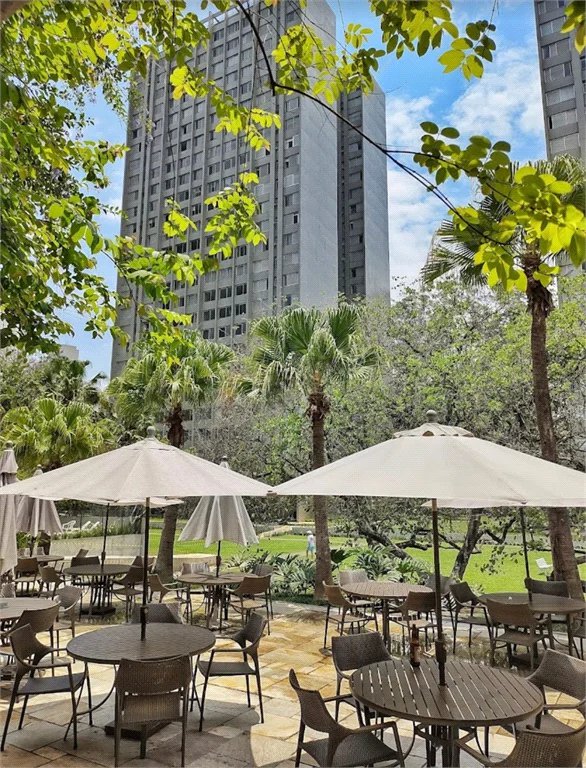 Apartamento à venda com 3 suítes em Vila Suzana, São Paulo, SP