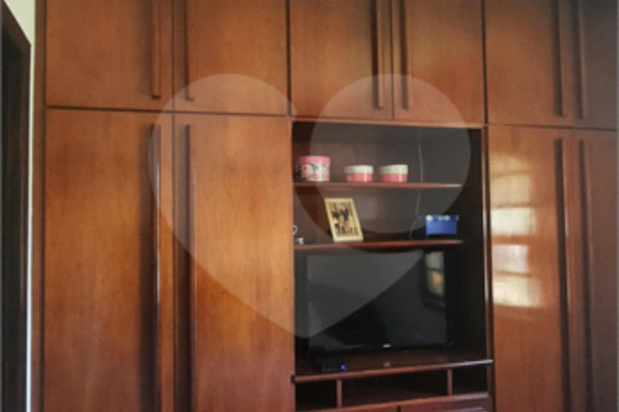 Casa à venda com 4 quartos, sendo 1 suíte, no condomínio Parque Imperial da Cantareira, Mairiporã - SP