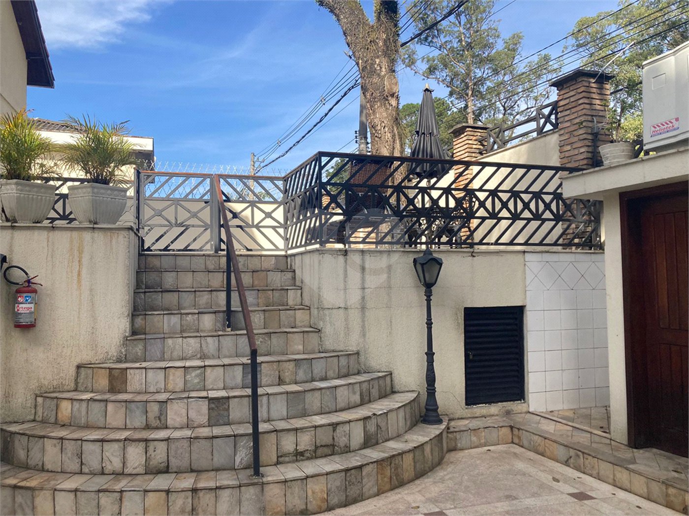 Casa à venda com 3 quartos, sendo 1 suíte, no condomínio Barbará II, São Paulo - SP
