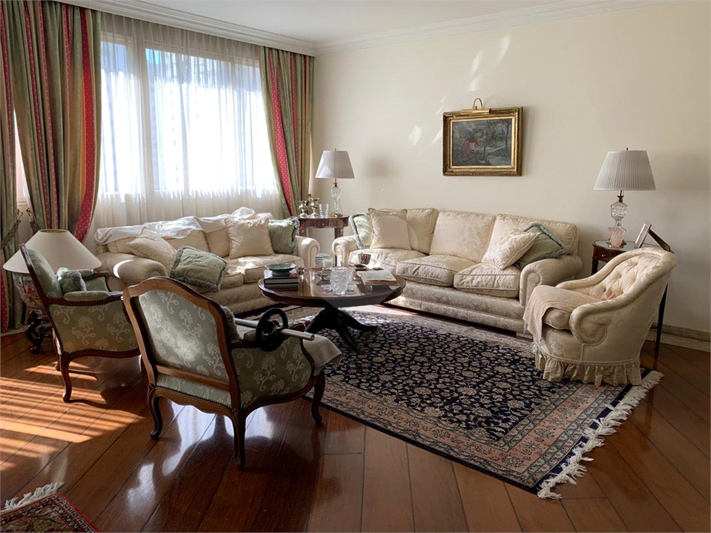 Apartamento à venda com 3 quartos, sendo 1 suíte, em Itaim Bibi, São Paulo, SP
