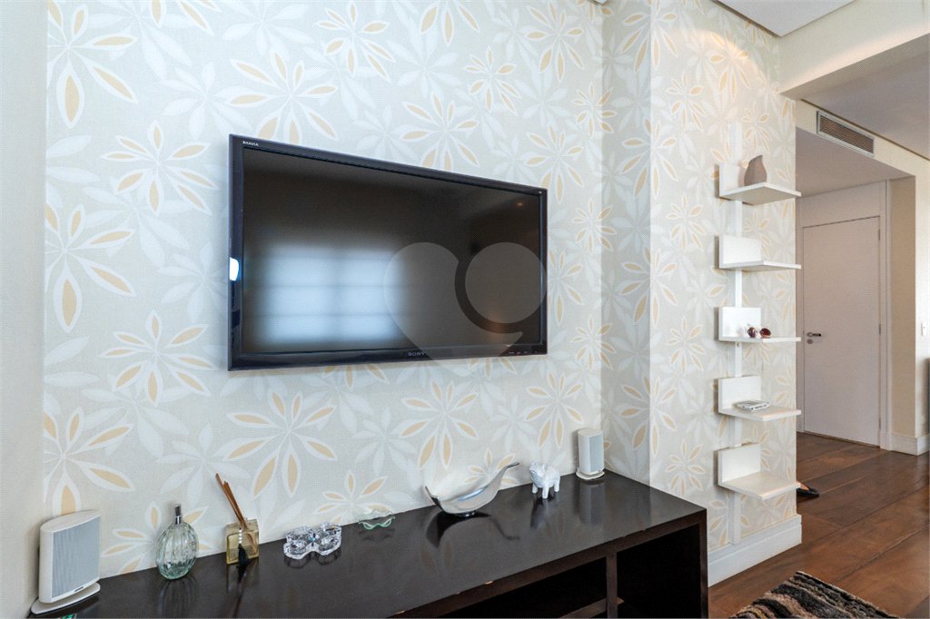 Apartamento à venda com 3 suítes em Vila Nova Conceição, São Paulo, SP