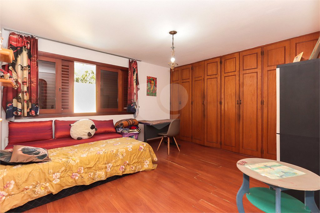Casa à venda com 4 quartos, sendo 1 suíte, em Brooklin, São Paulo, SP
