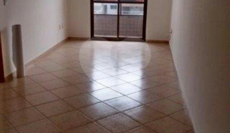 Apartamento à venda com 2 quartos, sendo 1 suíte, em Vila Tupi, Praia Grande, SP