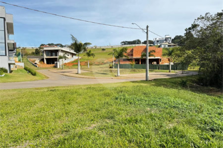 Terreno à venda no condomínio Le Portier Nautic Residence, Piedade - SP