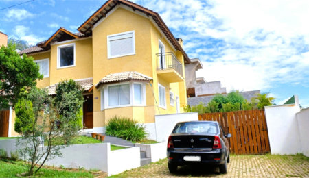 Casa à venda com 3 quartos, sendo 2 suítes,  no condomínio Altos de São Roque, São Roque - SP