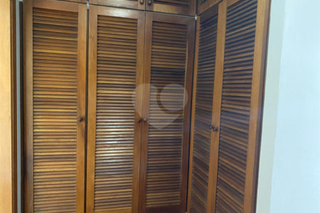 Casa à venda com 3 suítes em Jardim Leonor, São Paulo, SP