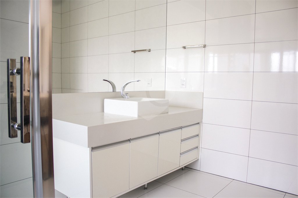 Casa à venda com 4 suítes no condomínio Residencial Saint Charbel, Araçoiaba da Serra - SP