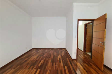 Casa à venda com 3 dormitórios, sendo 1 suite e ampla área de lazer no Jardim Brasil