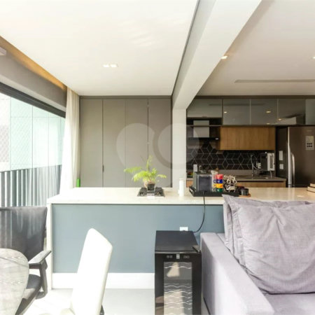 Apartamento à venda com 3 quartos, sendo 1 suíte,  em Vila Olímpia, São Paulo, SP