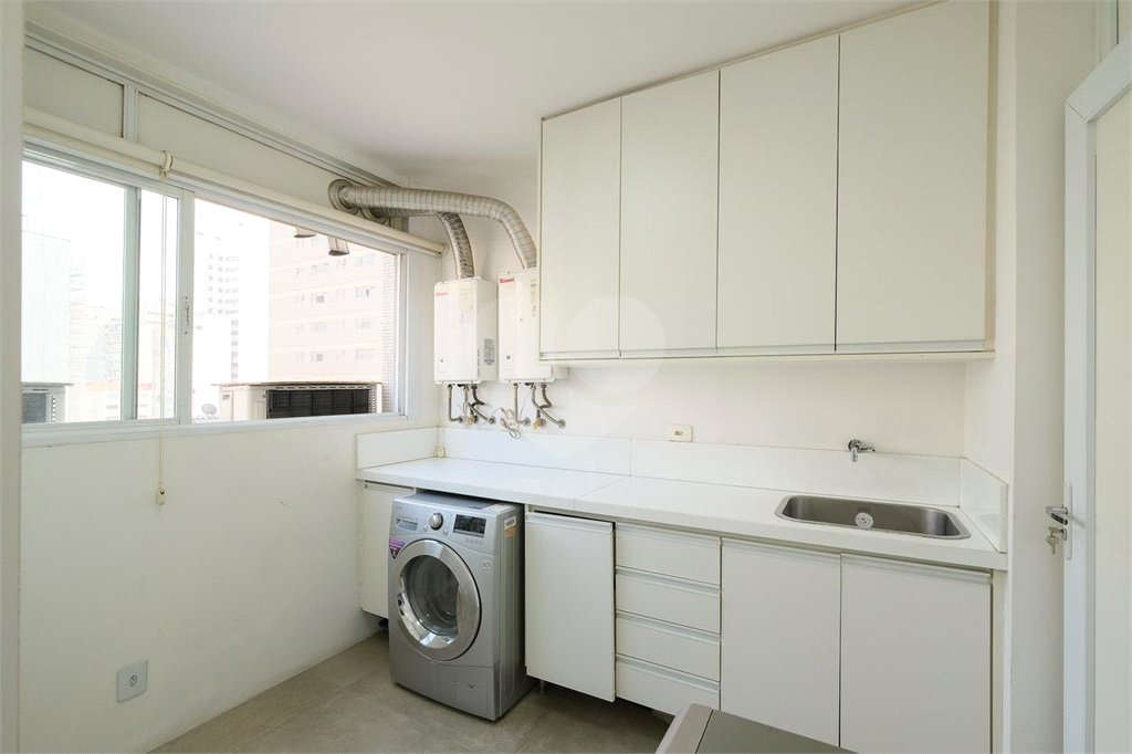 Apartamento para alugar com 3 quartos, sendo 1 suíte, em Pinheiros, São Paulo, SP