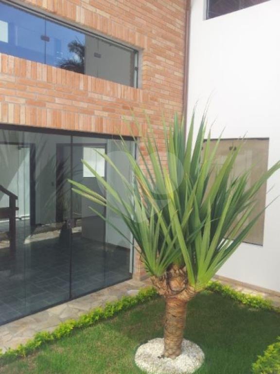 Sobrado à venda com 4 quartos, sendo 2 suítes, em Jardim Floresta, São Paulo, SP
