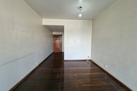 Apartamento à venda com 3 quartos, sendo 1 suíte,  em Tijuca, Rio de Janeiro, RJ