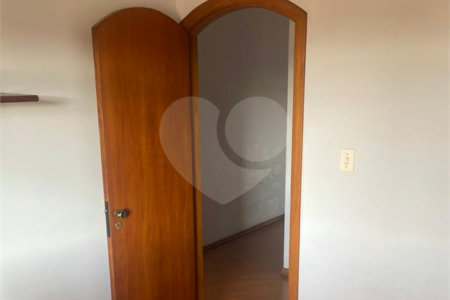 Sobrado à venda com 3 quartos, sendo 1 suíte,  em Jardim Selma Helena, Poá, SP