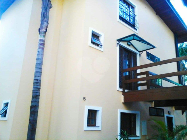 Casa para alugar com 4 quartos, sendo 2 suítes,  no condomínio Palm Garden, São Paulo - SP