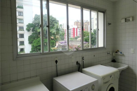 Apartamento à venda com 3 quartos, sendo 1 suíte,  em Real Parque, São Paulo, SP