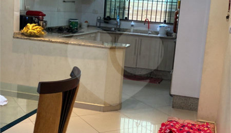 Sobrado à venda com 3 quartos, sendo 2 suítes,  em Vila Camilópolis, Santo André, SP