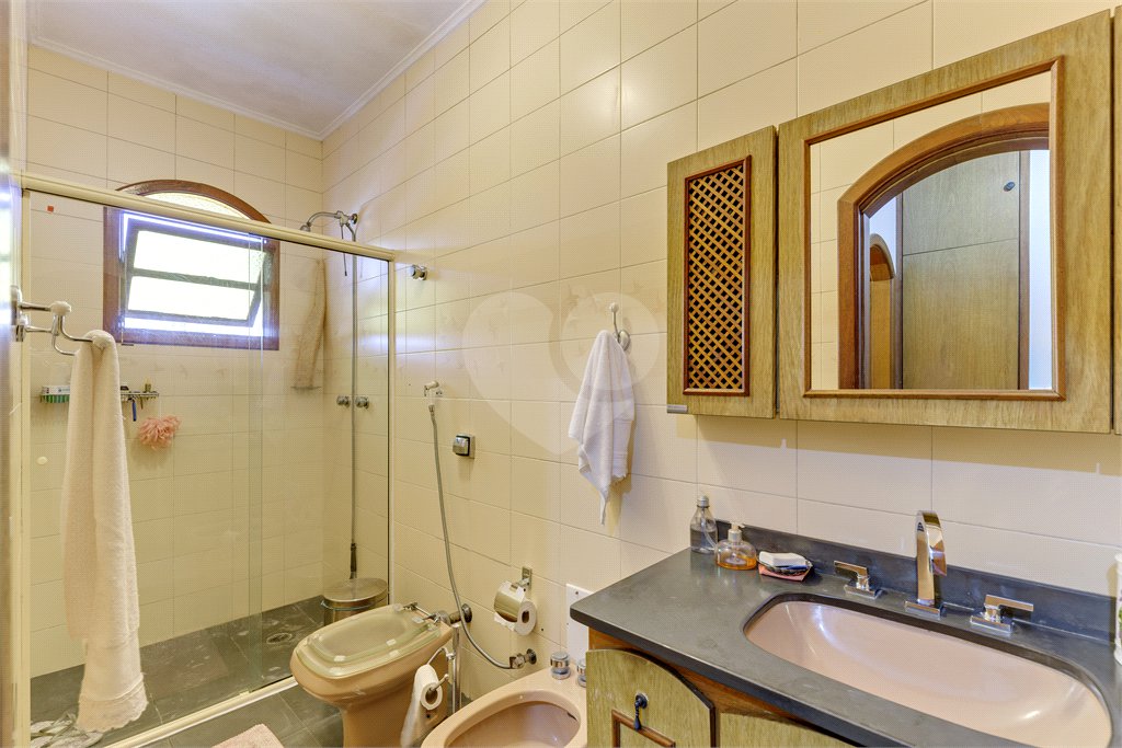 Casa à venda com 3 quartos, sendo 1 suíte, em Alto da Boa Vista, São Paulo, SP