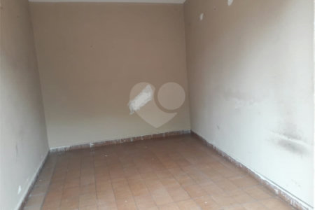 Casa Térrea à venda com 4 quartos, sendo 1 suíte, em Vila Constança, São Paulo, SP