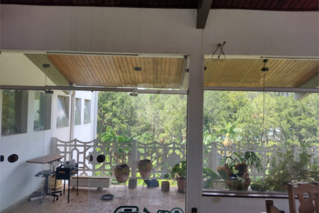 Casa à venda com 7 quartos, sendo 4 suítes, no condomínio Estância Marambaia, Vinhedo - SP