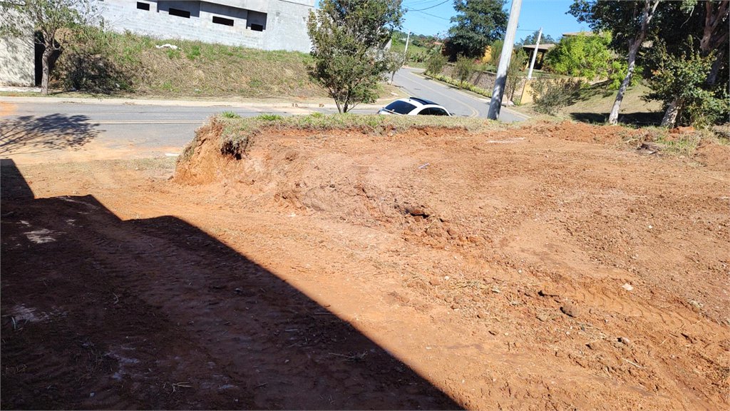 Terreno à venda com 1 suíte no condomínio Jatobás, Vinhedo - SP