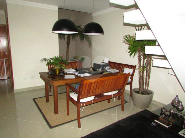 Sobrado à venda com 3 quartos, sendo 1 suíte,  em Vila Constança, São Paulo, SP
