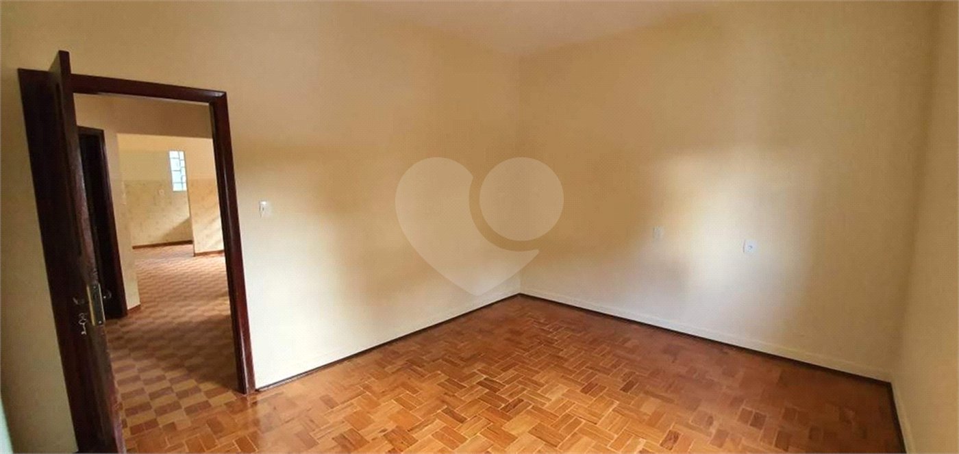 Casa à venda com 2 quartos no Centro, Vinhedo, SP