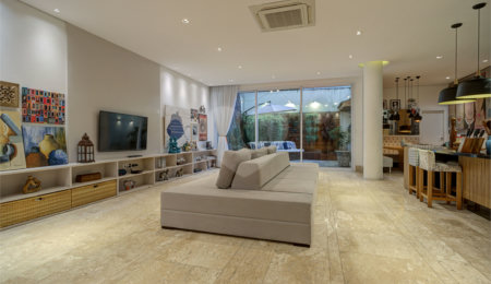 Casa à venda com 4 suítes no condomínio Ville de France, São Paulo - SP