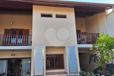 Sobrado à venda com 3 quartos, sendo 1 suíte, em Jardim Saira, Sorocaba, SP