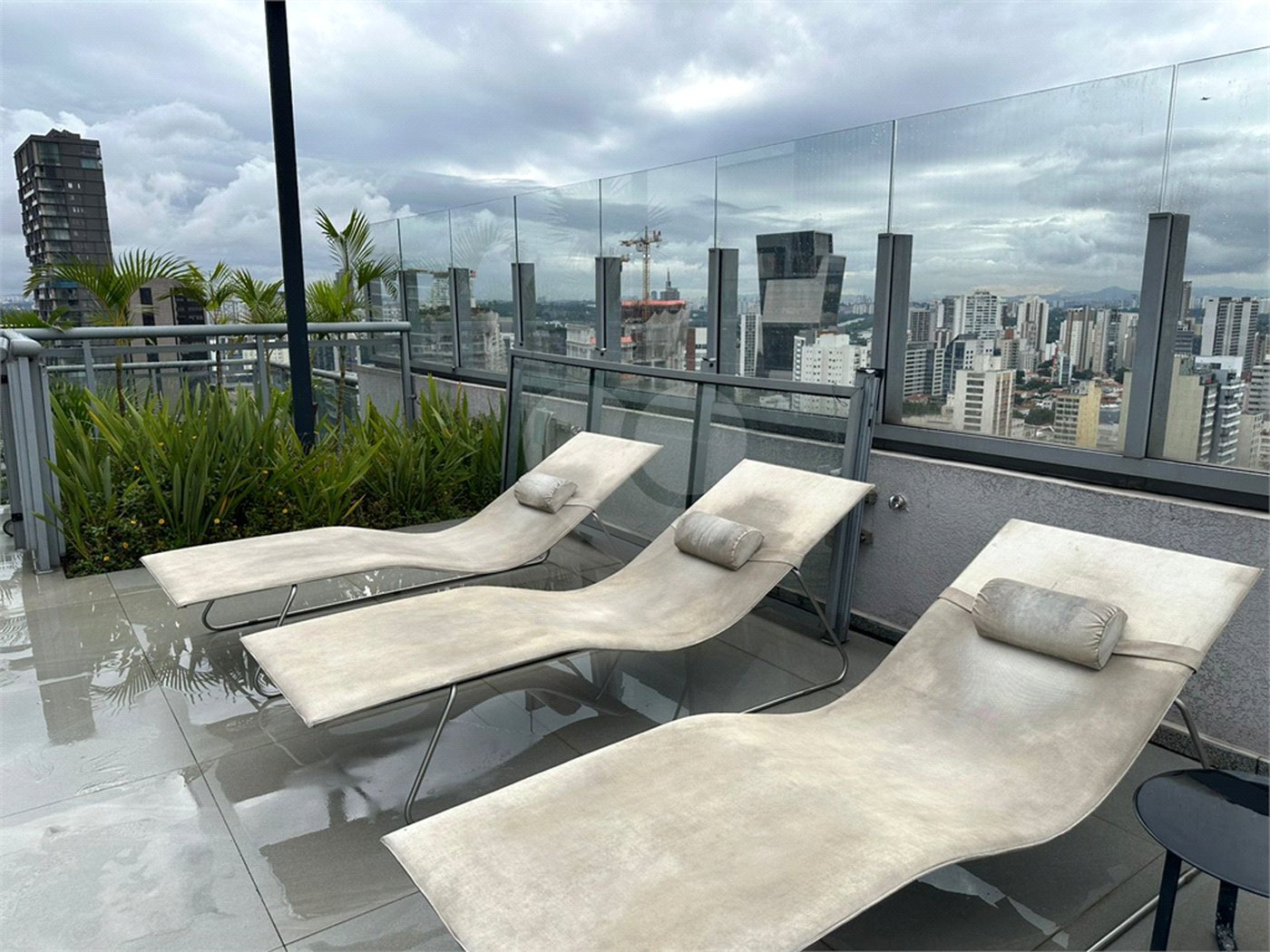 Apartamento à venda ou para alugar com 1 suíte em Pinheiros, São Paulo, SP