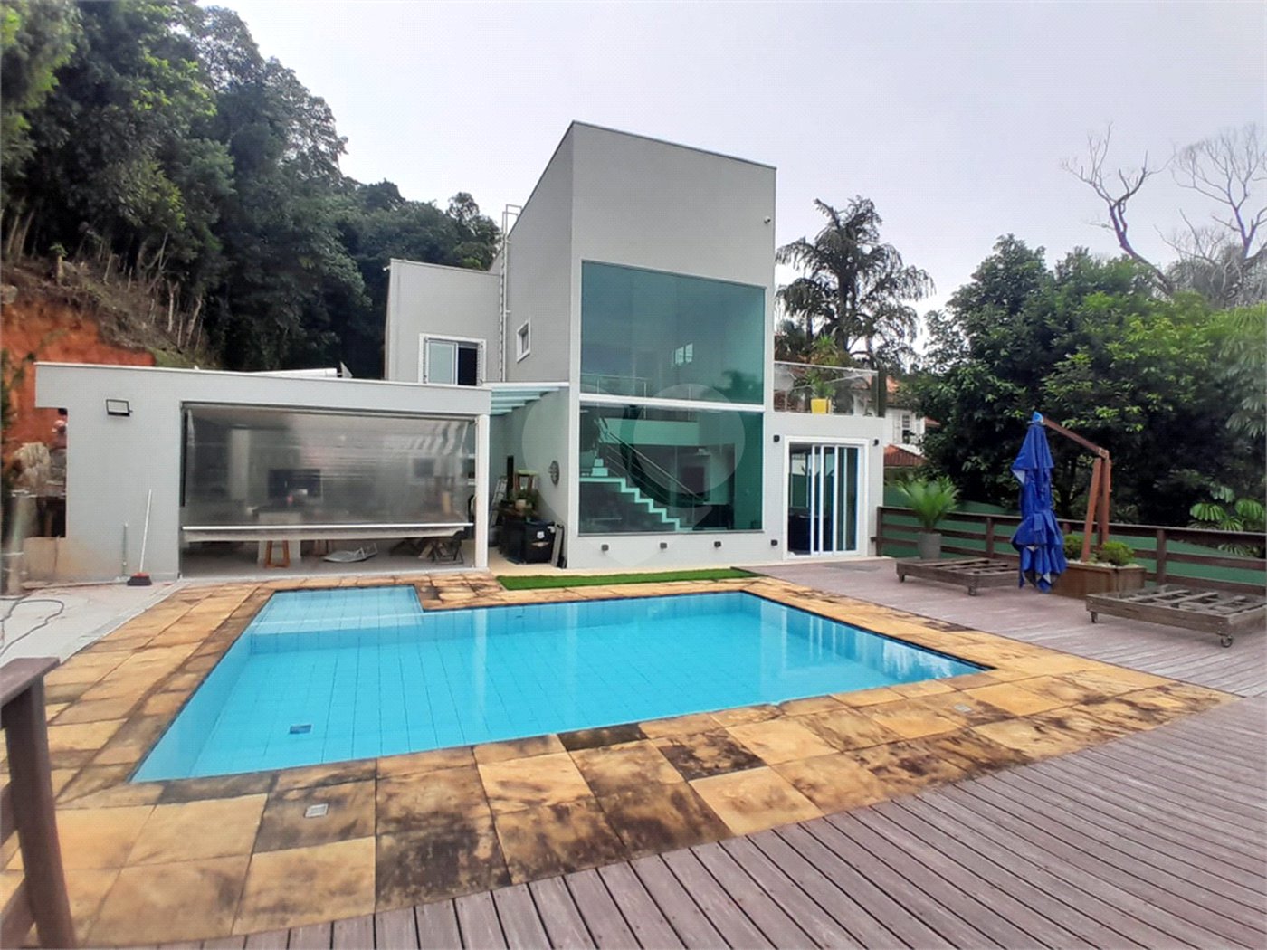 Casa à venda com 3 quartos, sendo 1 suíte,  no condomínio Alpes da Cantareira, Mairiporã - SP