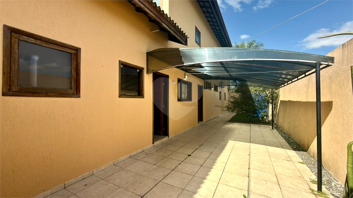 Casa à venda com 4 suítes no condomínio Parque Village Castelo, Itu - SP
