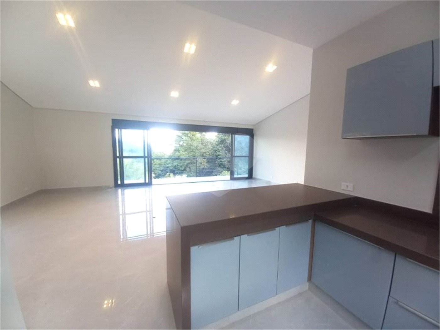 Casa à venda com 4 suítes no condomínio Estância Marambaia, Vinhedo - SP