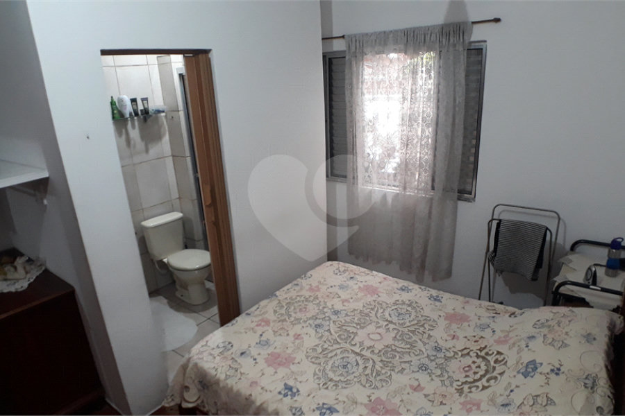 Casa Térrea à venda com 5 quartos, sendo 2 suítes,  em Parada Inglesa, São Paulo, SP