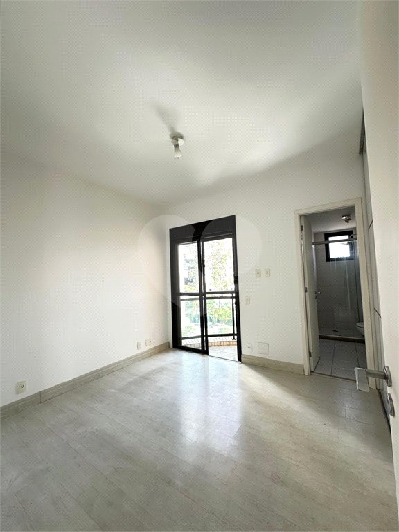 Apartamento à venda com 3 suítes em Vila Suzana, São Paulo, SP