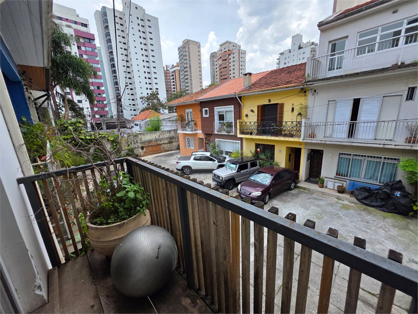 Casa de Vila à venda com 4 quartos, sendo 1 suíte, em Vila Mariana, São Paulo, SP
