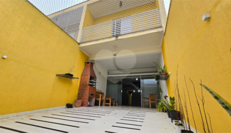 Sobrado à venda com 3 quartos, sendo 1 suíte, em Vila Clarice, São Paulo, SP