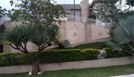 Sobrado à venda com 4 quartos, sendo 2 suítes,  em Serra da Cantareira, Mairiporã, SP