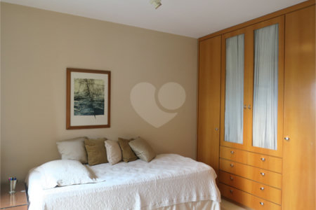Apartamento à venda com 3 suítes em Vila Suzana, São Paulo, SP