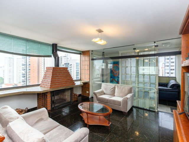 Apartamento à venda com 4 quartos, sendo 1 suíte,  em Campo Belo, São Paulo, SP