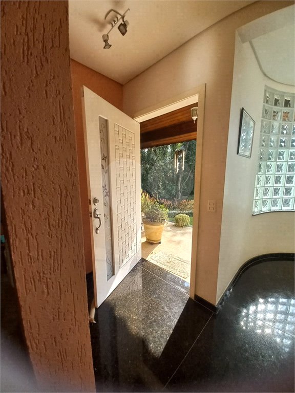 Sobrado à venda com 3 quartos, sendo 2 suítes, em Aruã, Mogi das Cruzes, SP